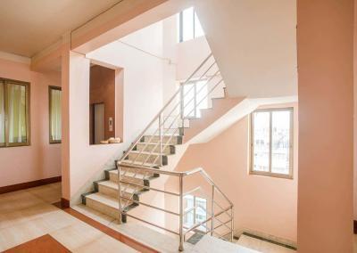 stair case and lift