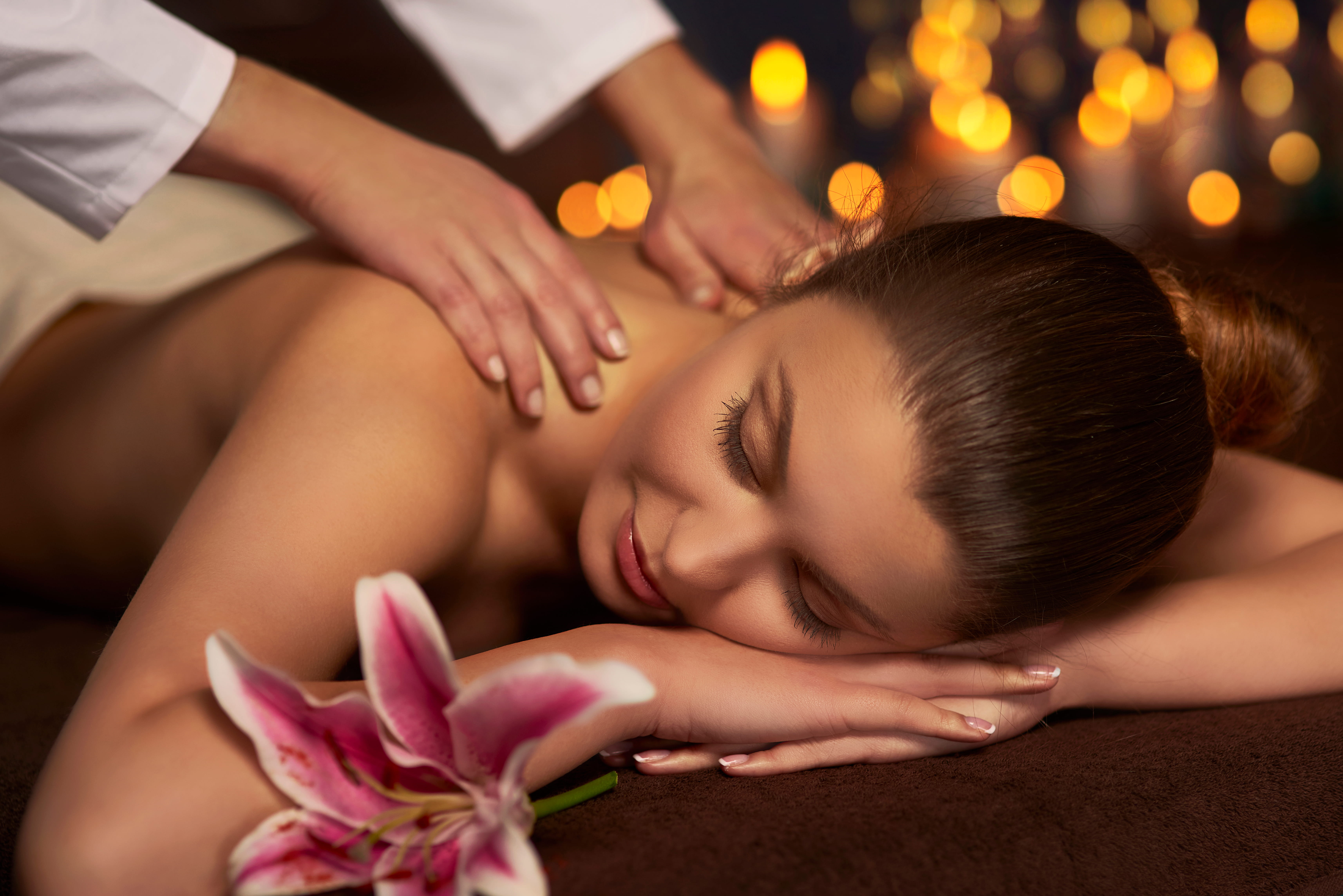 Ayurveda vs Spa Massage: What’s the Difference?